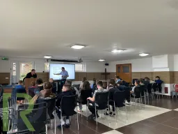 Siedmaci mimo lavíc - o vzťahoch a charaktere